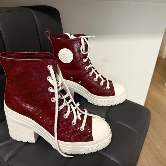 Converse Chuck 70 De Luxe Heel Embossed Leather Women's Size Shoes A07657C - Picture 1 of 7